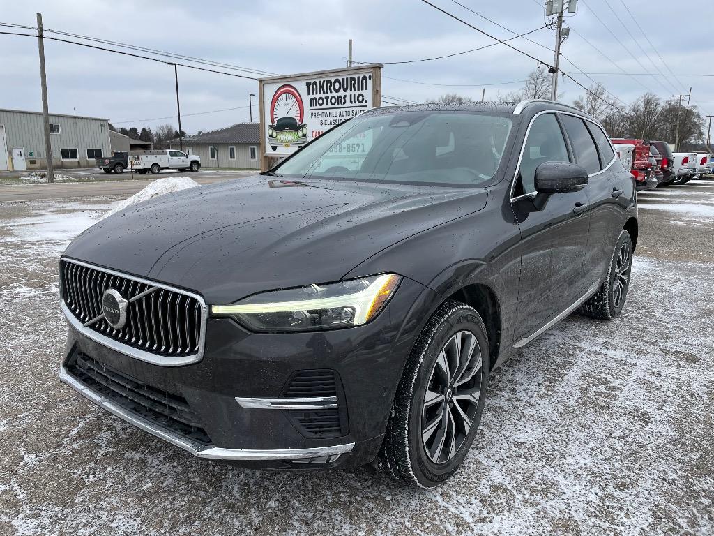 2023 Volvo XC60 Plus's photo