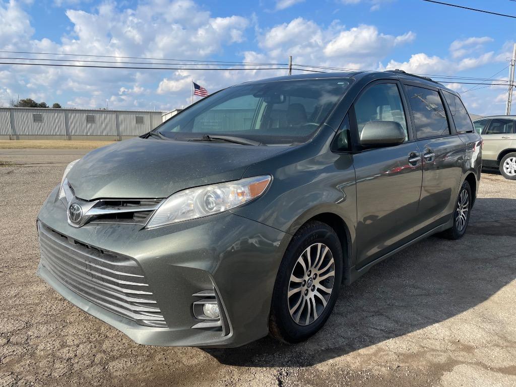 2018 Toyota Sienna XLE Premium