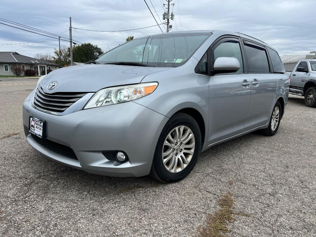 2014 Toyota Sienna XLE